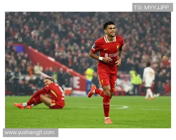 足球明星背后的故事与成长轨迹揭示他们如何成就顶级球员的秘密